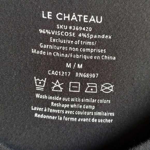 Le‎ Chateau Women's Size Medium Black Short Sleeve V-neck T-shirt - Picture 6 of 6